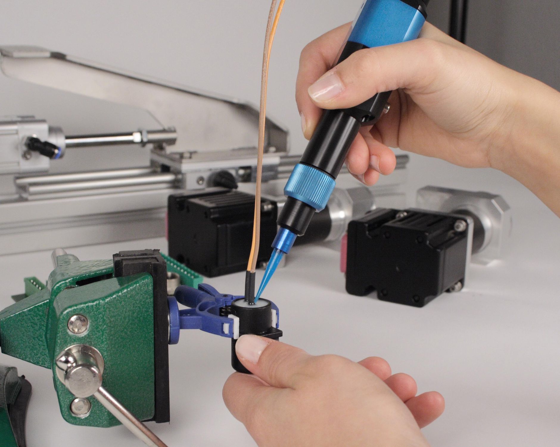 Volumetric dispensing valve ecoPEN450 preeflow by ViscoTec Pumpen