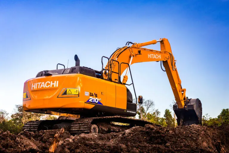 Medium excavator - ZX210LC-6 - Deere-Hitachi Construction