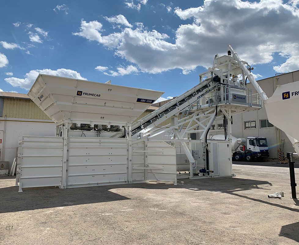 Mobile concrete batching plant - EBA series - Frumecar - compact / automatic