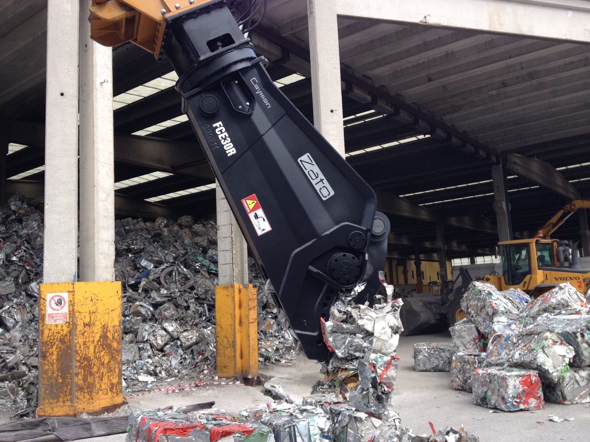 Martine Sarri – Beton Arme 激レア Hydraulic demolition shears - Cayman - ZATO srl Unipersonale