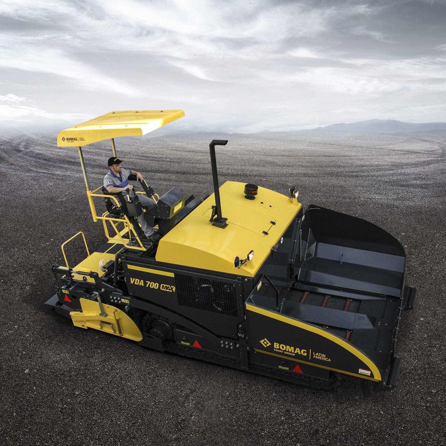 Asphalt paver - VDA 700 MAX - BOMAG - crawler / fuel / conveyor