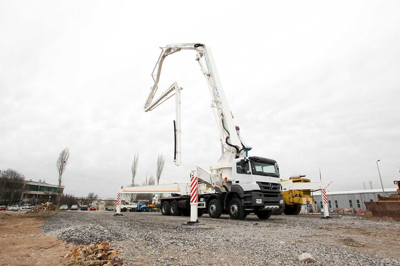 Construction Truck mounted Concrete Pump P 130 30 ZX Pi Makina construction-truck-mounted-concrete-pump-p-130-30-zx-pi-makina