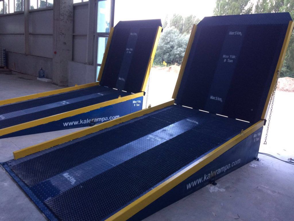 Forklift truck ramp Kale Rampa platform / hydraulic piston / steel