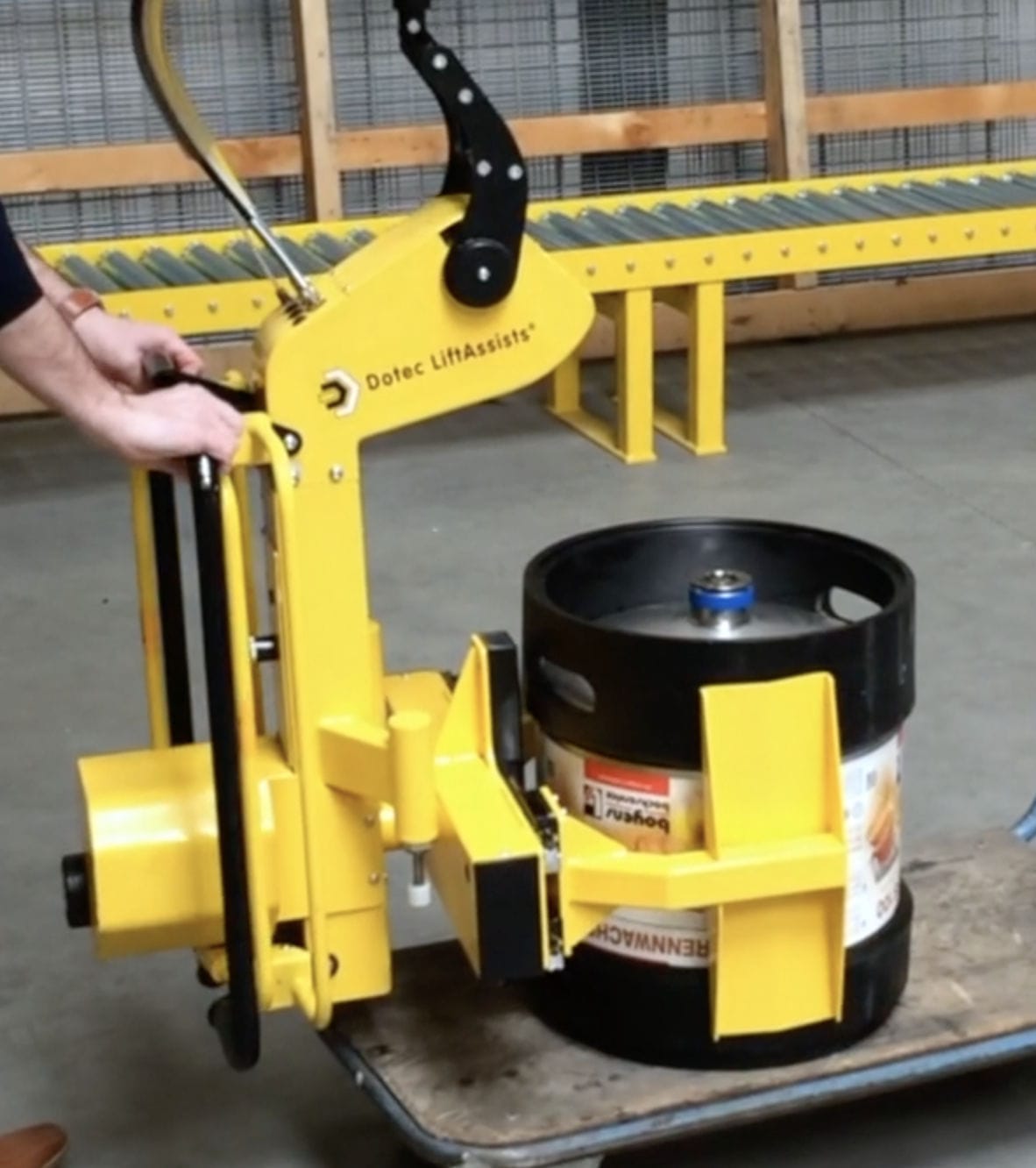 Keg lifting device Dotec handling / case