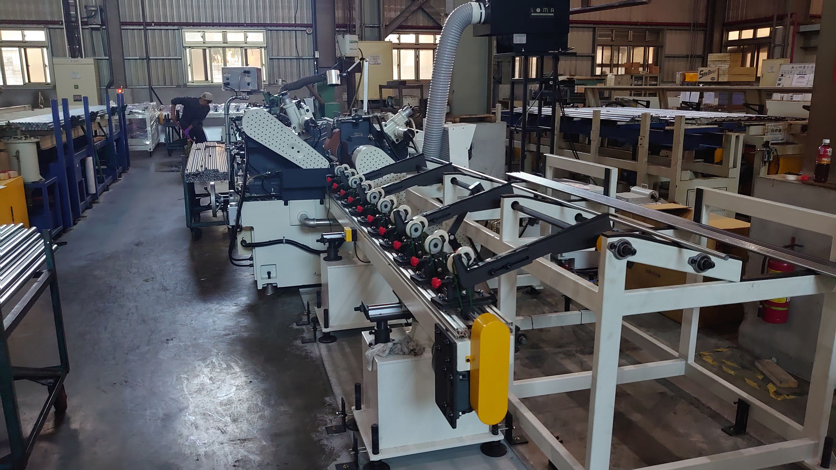 Centerless grinding machine feeder STYPE Ltd., Co. long product