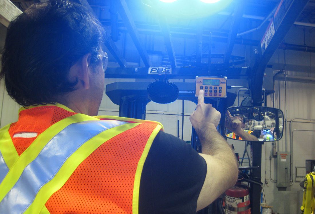 Impact monitoring system IM2 Integrated Visual Data Technology Inc for forklift trucks