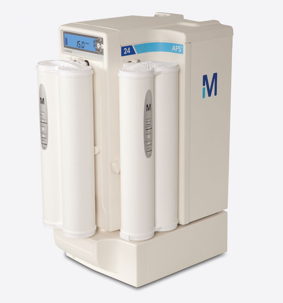 Laboratory water purification unit