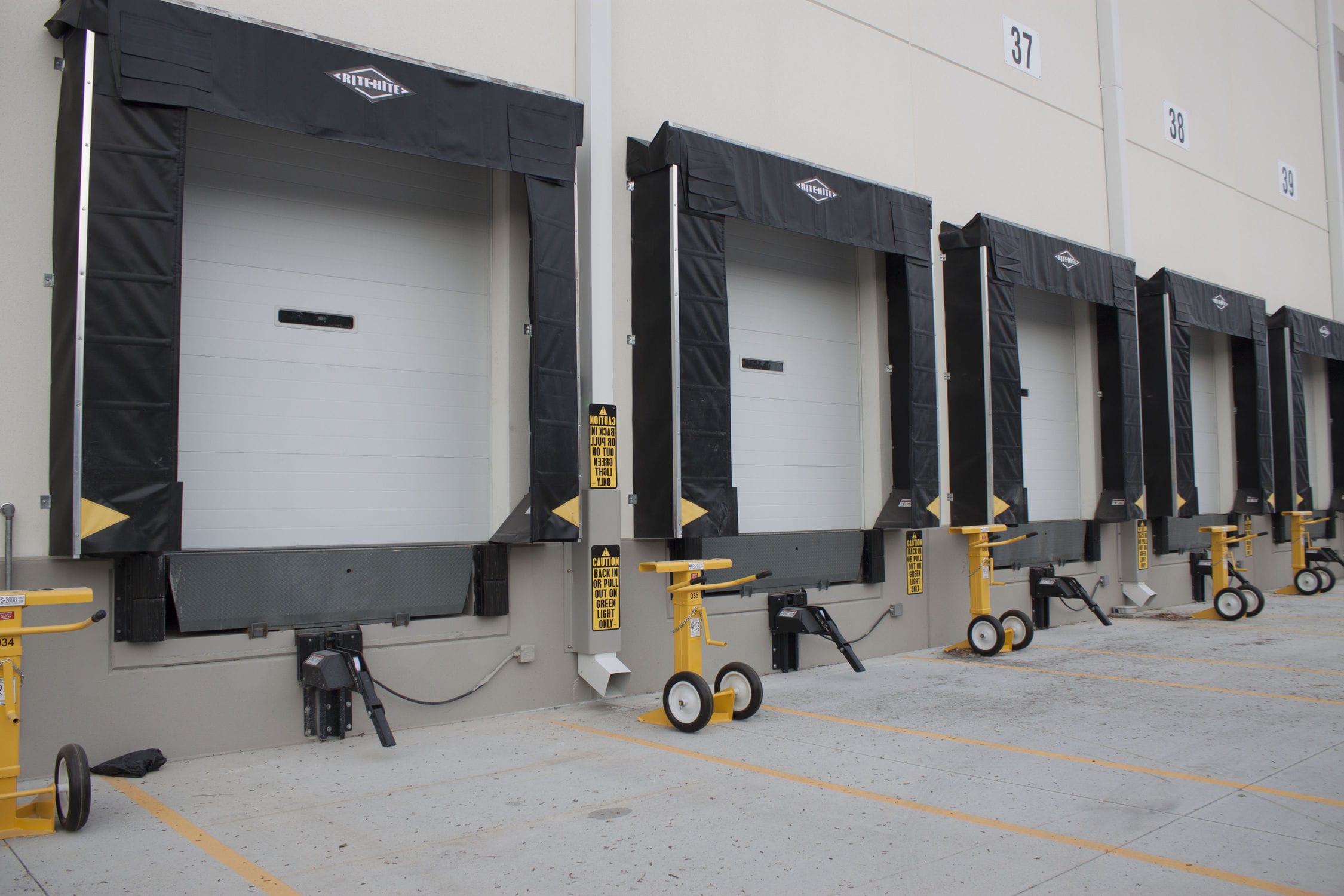 Flexible dock seal Survivor™ RiteHite loading