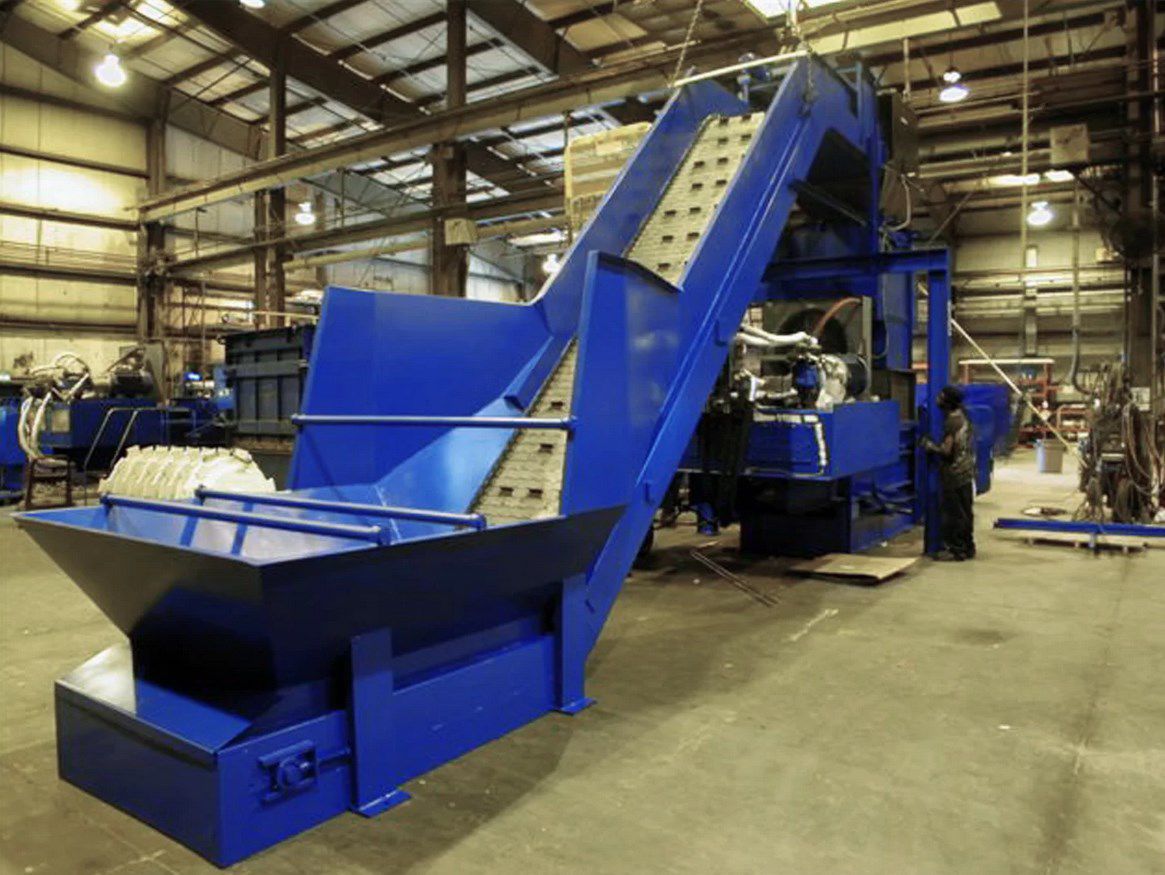 Belt conveyor - Balemaster - inclined / electric drive / for the ...