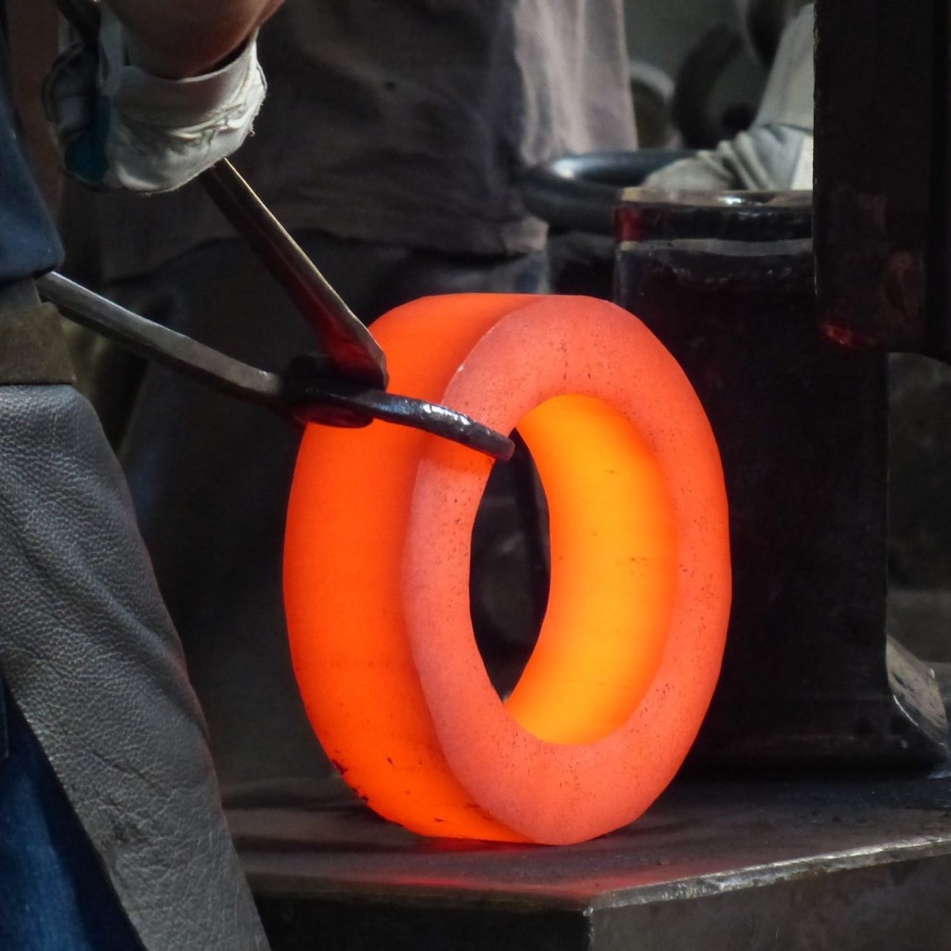 Hot forging - L'UNION DES FORGERONS - carbon steel / steel / stainless ...