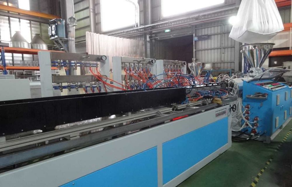 Profile extrusion line - Everplast Machinery Co., Ltd. - for ...