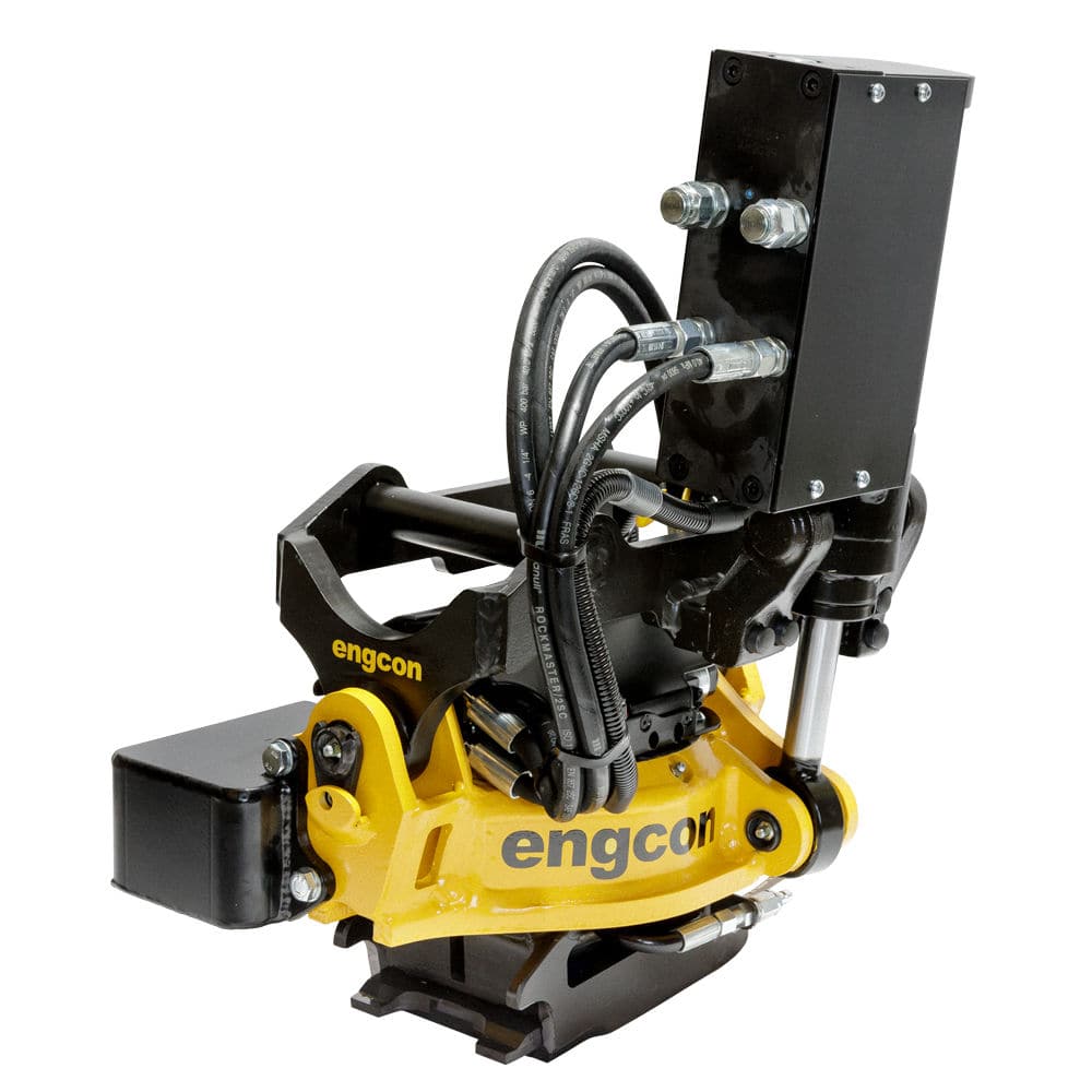 Excavator tilting tool attachement system - EC02B - engcon Nordic AB