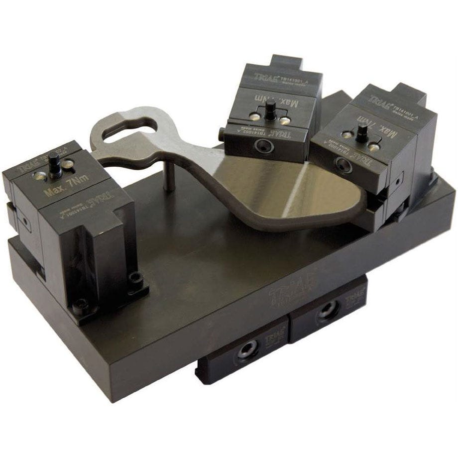 Selfcentering vise triCENTRO series Advanced Machine & Engineering