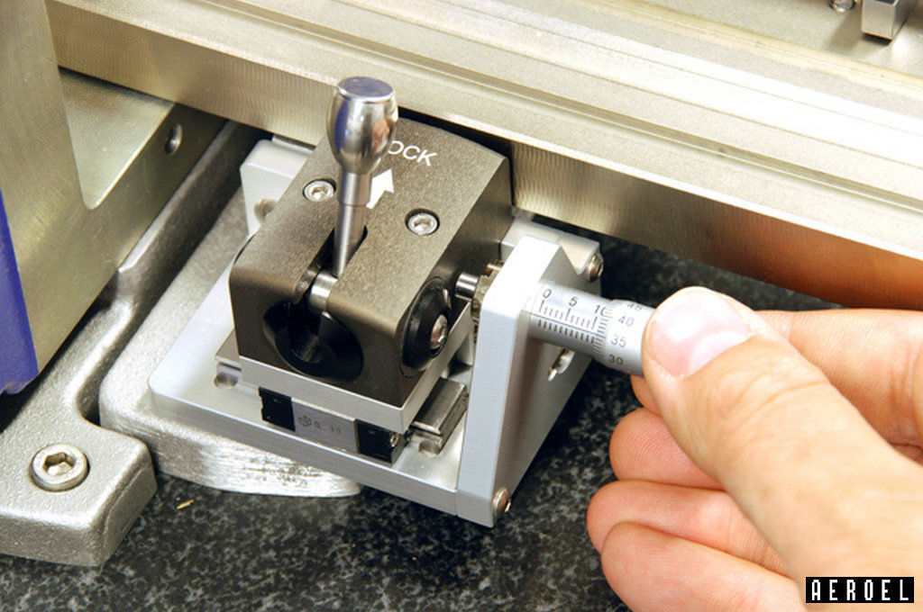 Laser micrometer MECLAB series Aeroel srl graphic / precision