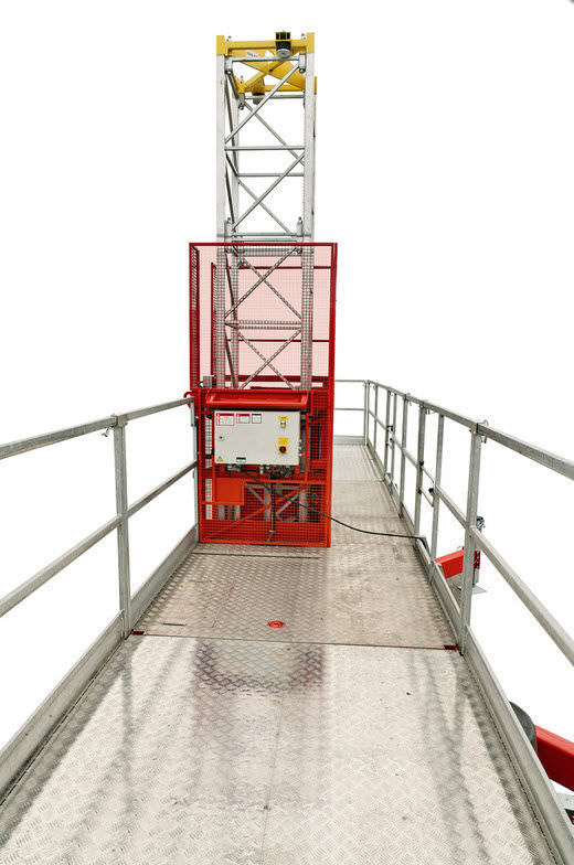 Singlemast mast climbing work platform Kosmos SC4000 Scanclimber Oy