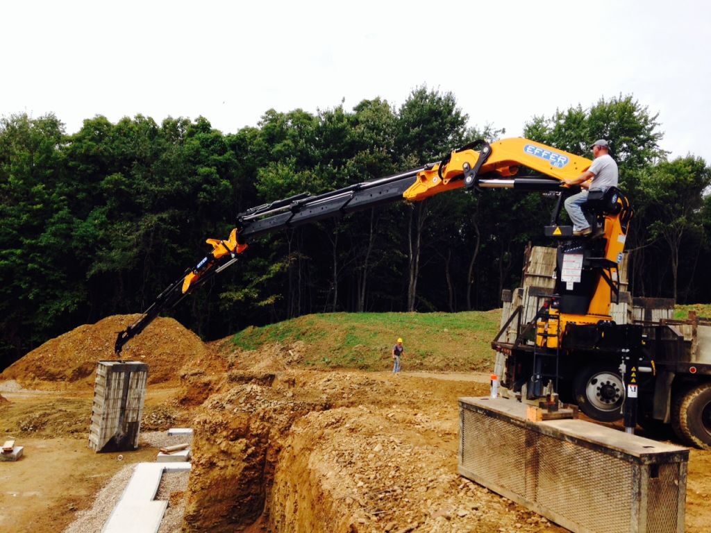 Truckmounted crane 455 Effer S.p.a folding / lifting / hydraulic