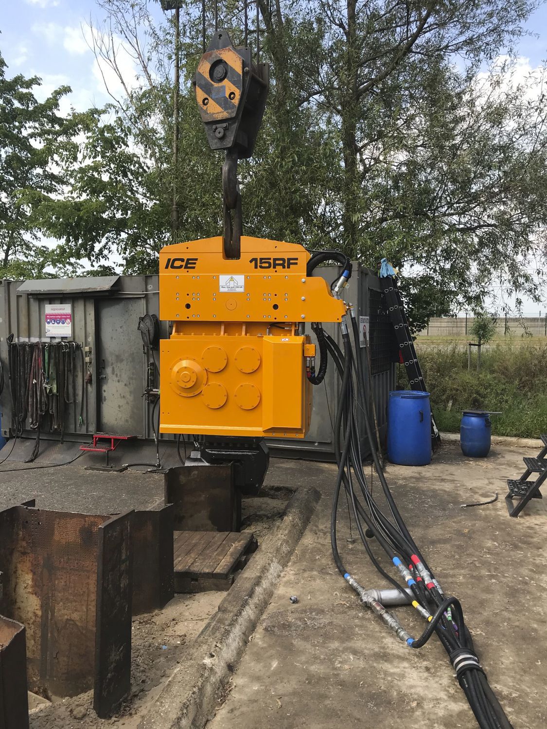 Vibratory pile-driving hammer - 15RF - International Construction ...