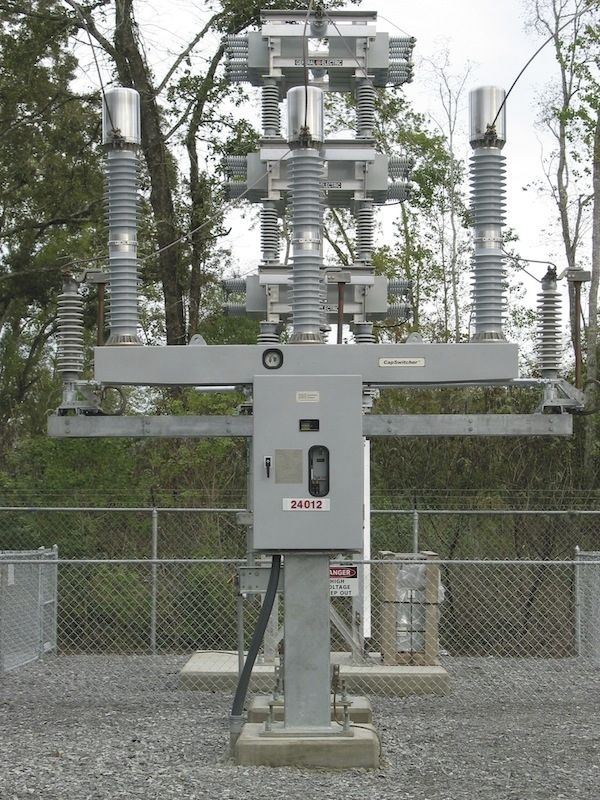 Highvoltage disconnect switch 600 630 A, max. 170 kV CapSwitcher