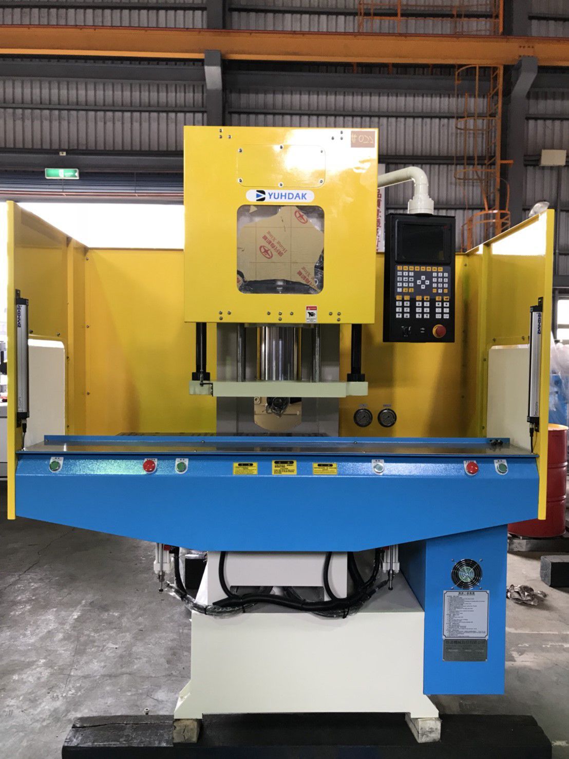 Horizontal injection molding machine / hydraulic / electric and hydraulic / for PVC YC