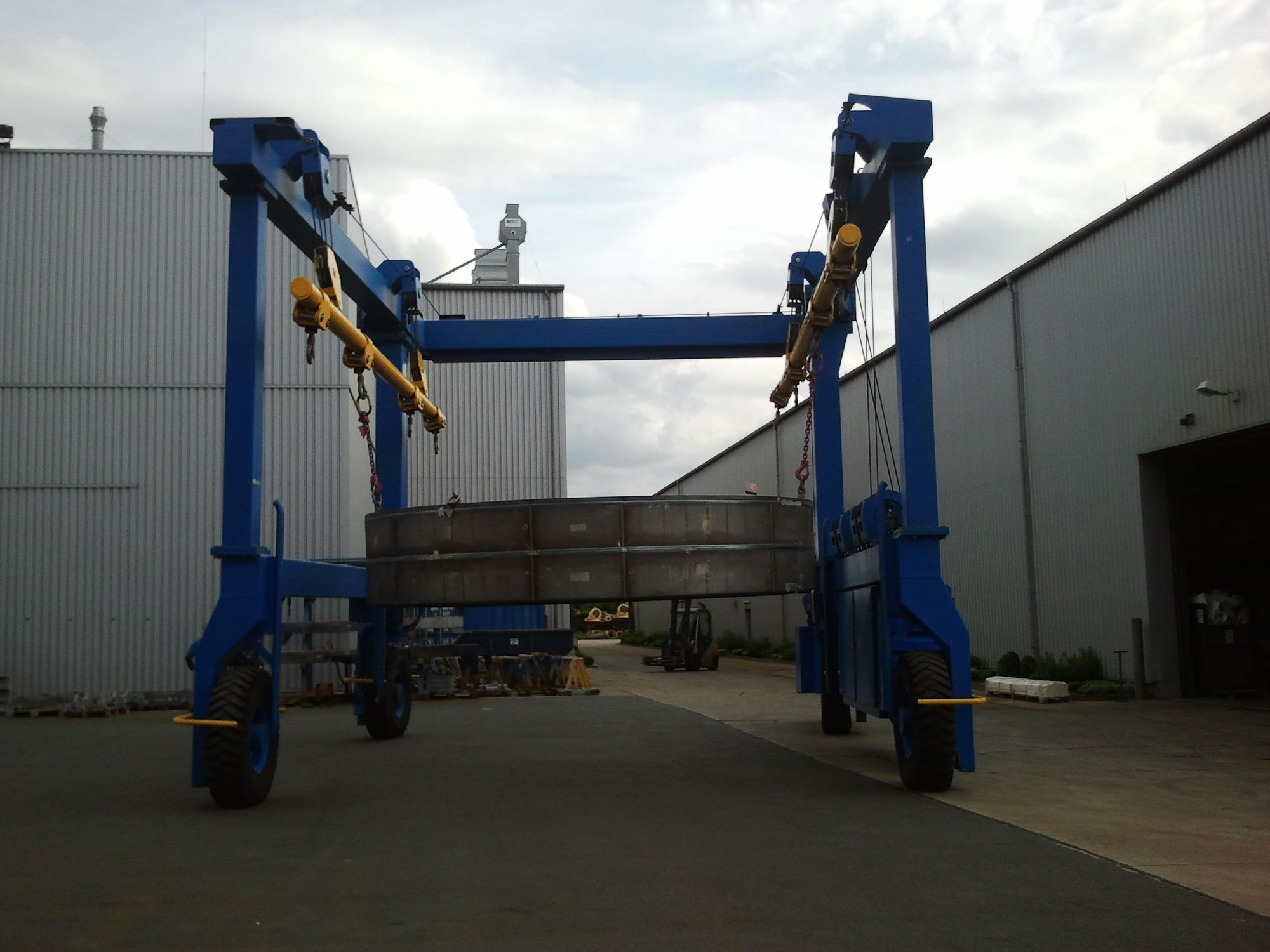 Rubber-tired gantry crane - LM40 - Tracta - for prefabrication sites