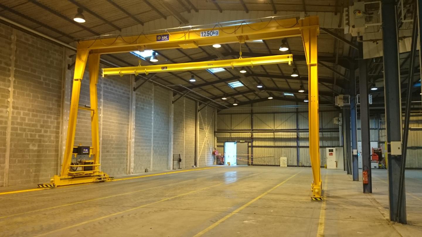 Rail-mounted gantry crane / overhead - ADC