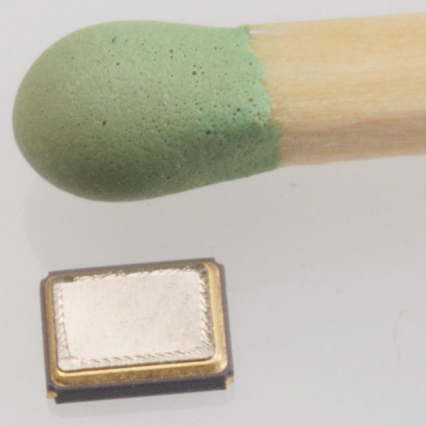 XO oscillator XO25000E KVG Quartz Crystal Technology GmbH