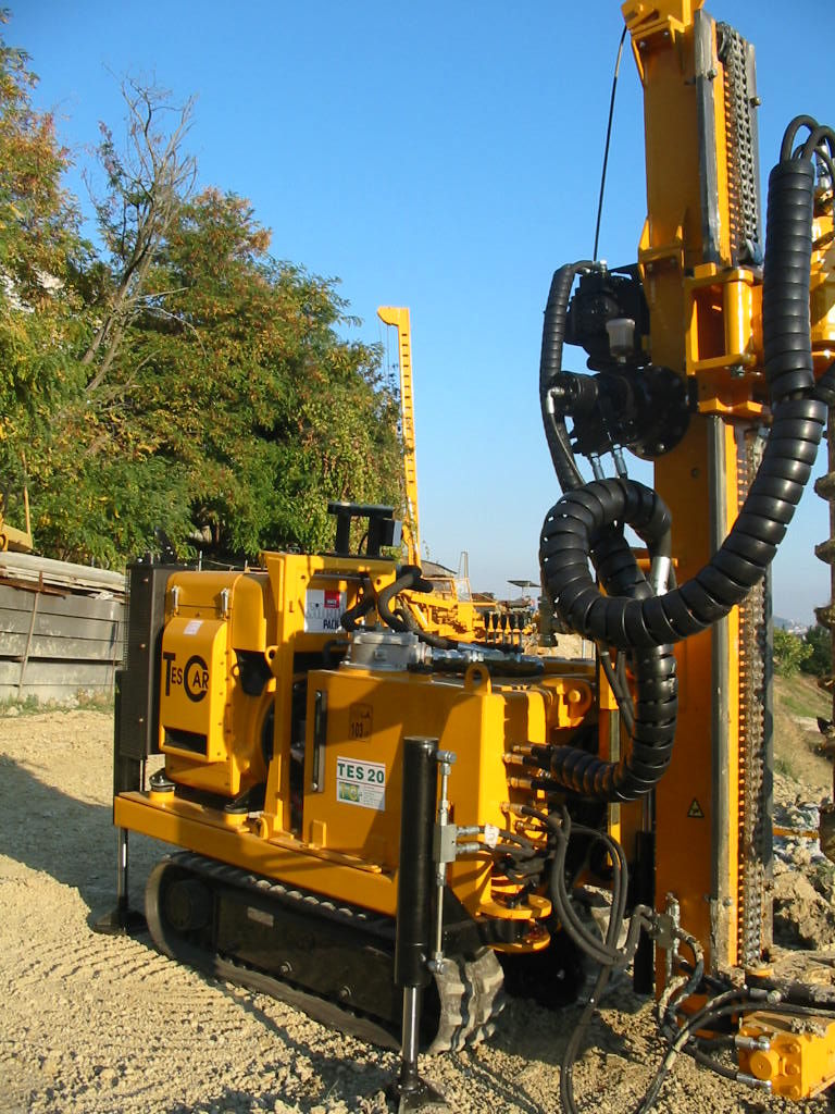 micropile-drilling-rig-tes20-compact-tes-car-srl-crawler-rotary