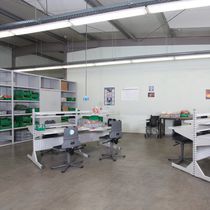 Workshop workstation / ergonomic / hygienic
