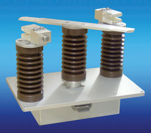 high-voltage disconnect switch