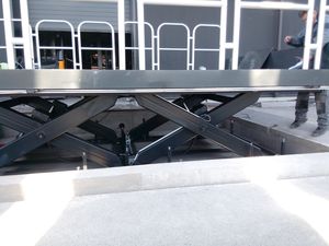 scissor lift table 1