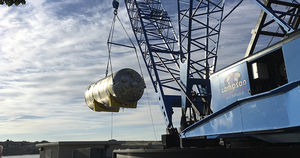 self-propelled crane
