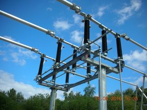 high-voltage disconnect switch