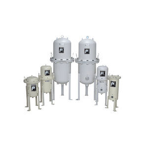 multi-cartridge filter housing