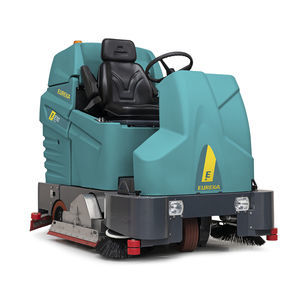 ride-on sweeper-scrubber-dryer 1