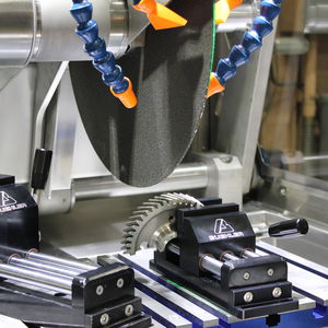 disc cutting machine / automatic / programmable / 3-axis