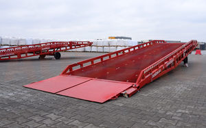 dock loading ramp
