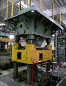 oleodynamic press / vertical