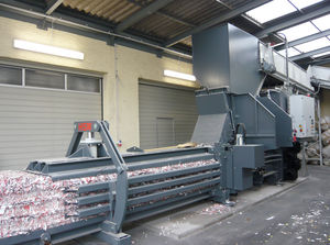 channel baling press / horizontal / top-loading / for cardboard boxes