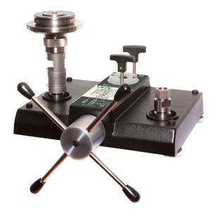 hydraulic deadweight tester