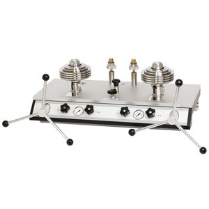 pneumatic deadweight tester