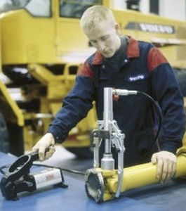hydraulic bearing puller