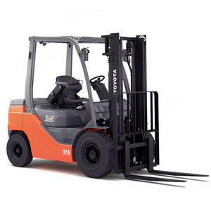 counterbalanced forklift