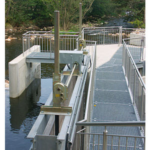 sluice gate drive