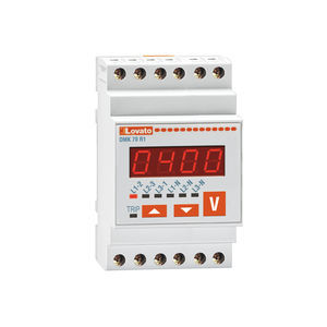 digital voltmeter