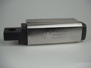 pneumatic vibrator
