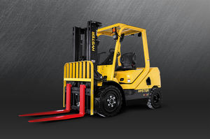pneumatic tire forklift 1