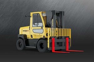 forklift with combustion engine 1