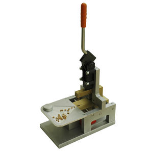 groat cutting device