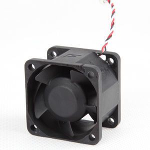 安装在墙上的粉丝