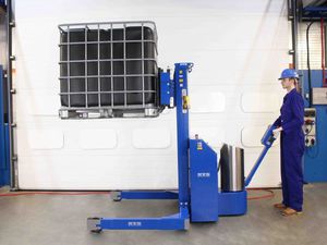 pneumatic stacker truck / walk-behind / for pallets / straddle